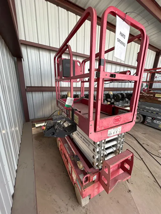2019 MEC MICRO 19 Scissor Lift