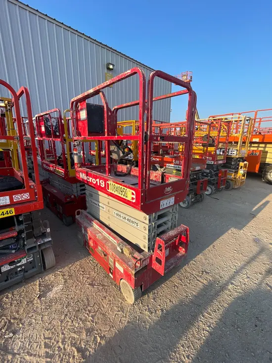 2018 MEC MICRO 19 Scissor Lift