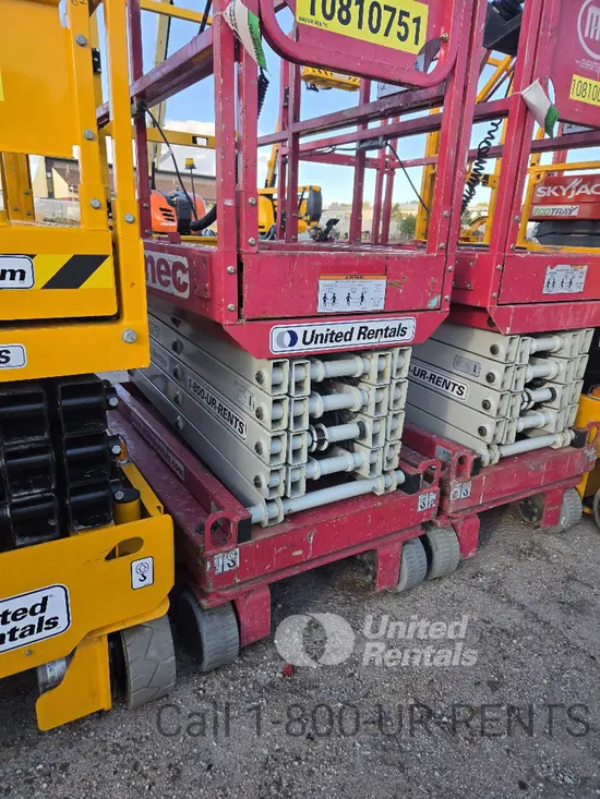 2018 MEC MICRO 19 Scissor Lift