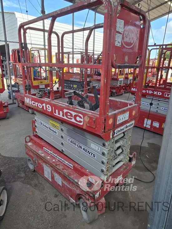 2020 MEC MICRO 19 Scissor Lift