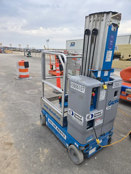 2019 Genie GR-20 Self-Propelled One-Person Lift