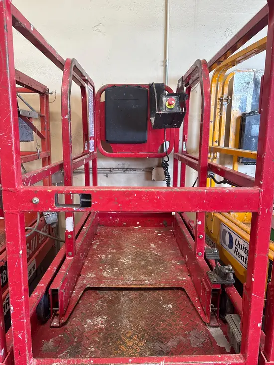 2019 MEC MICRO 19 Scissor Lift