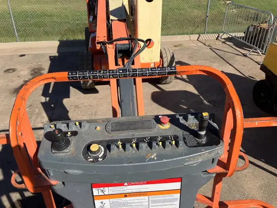 2013 JLG E450AJ Articulating Boom Lift