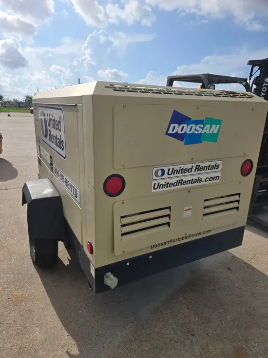 2019 Doosan P425/HP375WCUT4 Air Compressor