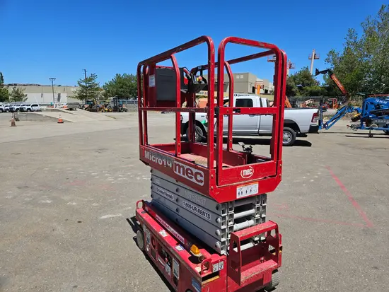 2018 MEC MICRO 19 Scissor Lift