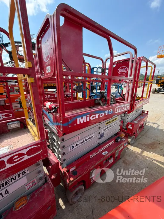2018 MEC MICRO 19 Scissor Lift