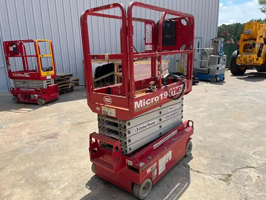 2019 MEC MICRO 19 Scissor Lift