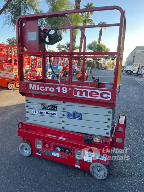 2019 MEC MICRO 19 Scissor Lift