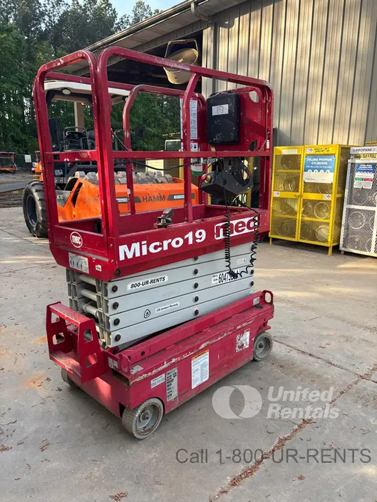 2018 MEC MICRO 19 Scissor Lift
