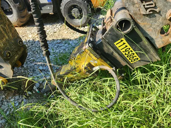 2021 Epiroc SB 452 Attachment