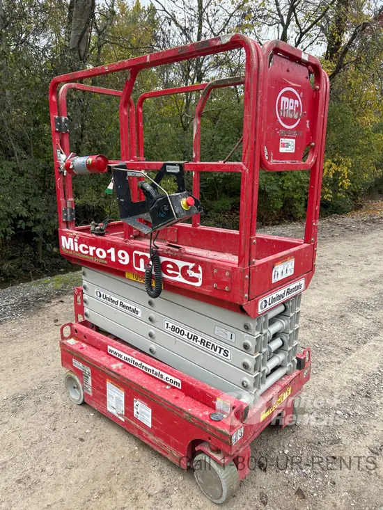 2019 MEC MICRO 19 Scissor Lift