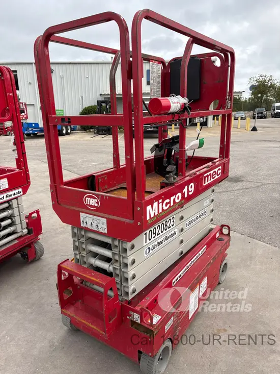 2019 MEC MICRO 19 Scissor Lift