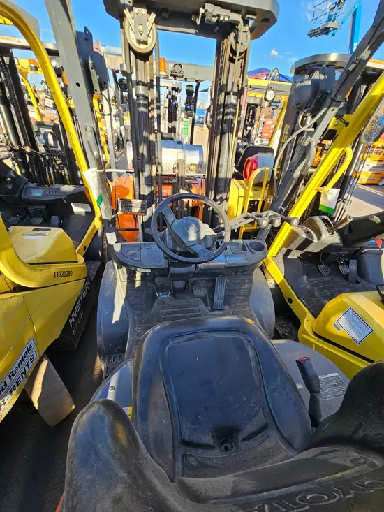 2019 Toyota 8FGU30 Warehouse Forklift