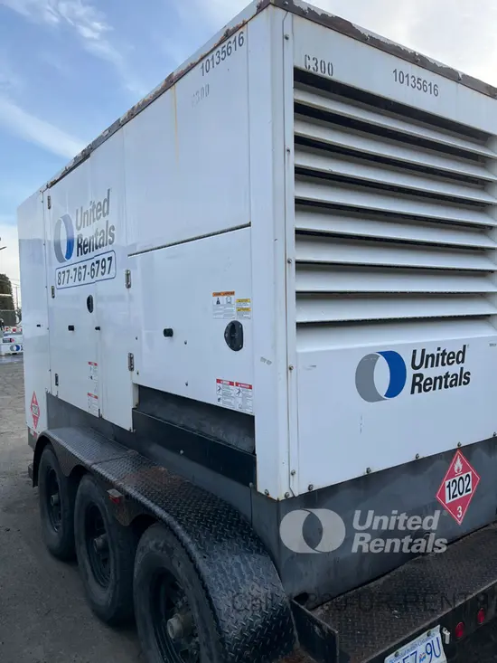 2013 Cummins C300D6R Diesel Generator