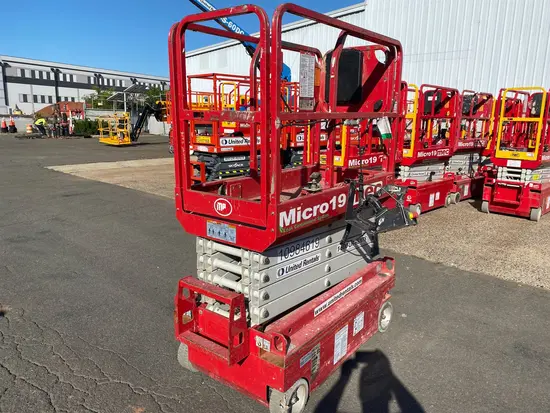 2019 MEC MICRO 19 Scissor Lift