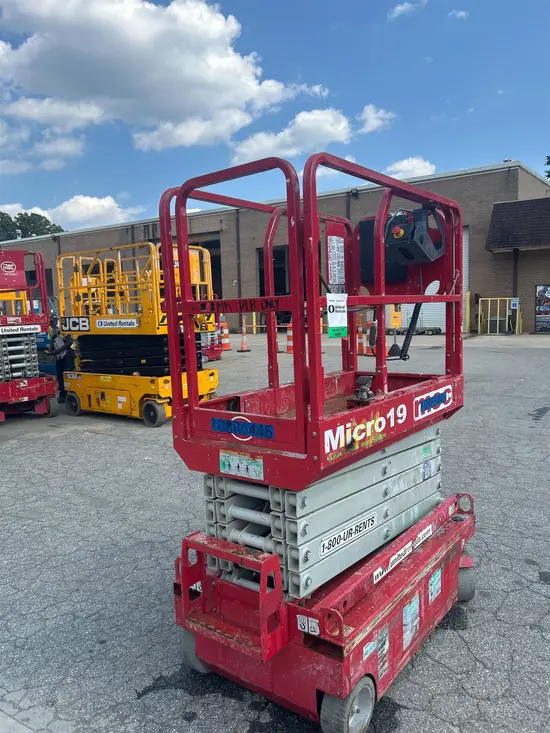 2019 MEC MICRO 19 Scissor Lift