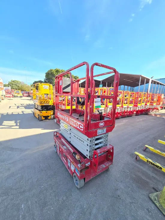 2018 MEC MICRO 19 Scissor Lift