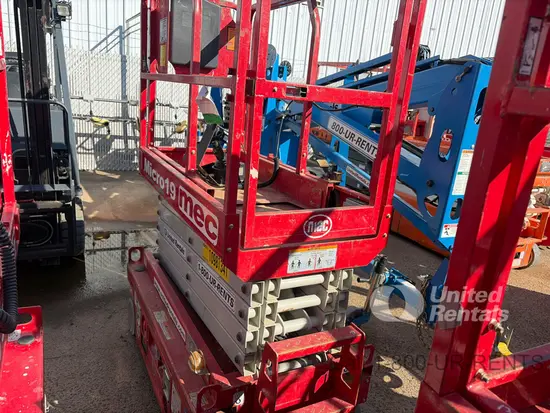 2019 MEC MICRO 19 Scissor Lift