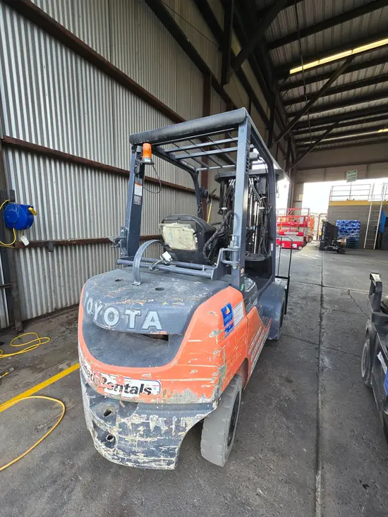 2019 Toyota 8FGU25 Warehouse Forklift