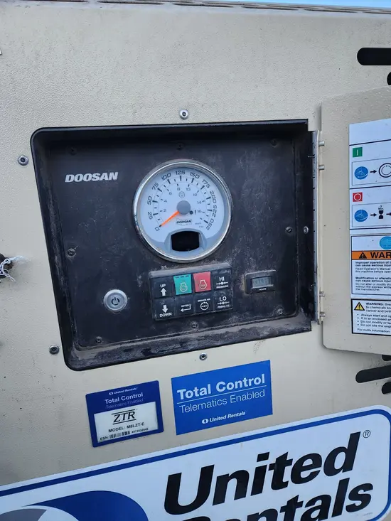2021 Doosan P425/HP375WCUT4 Air Compressor