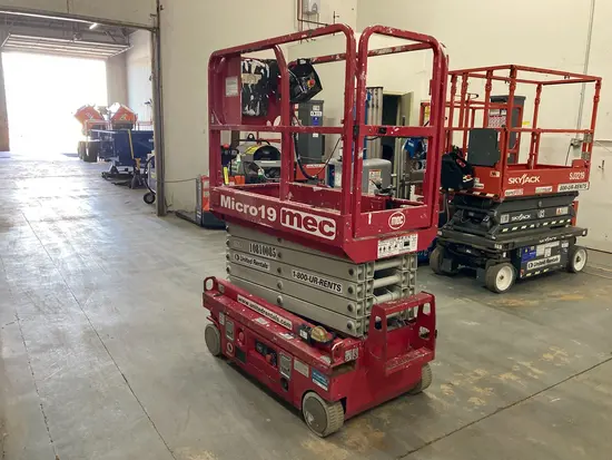 2018 MEC MICRO 19 Scissor Lift