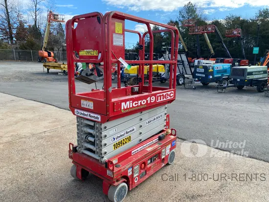 2019 MEC MICRO 19 Scissor Lift