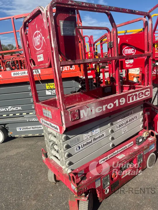 2018 MEC MICRO 19 Scissor Lift