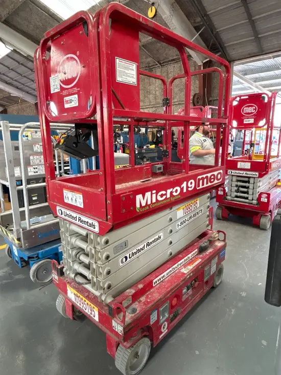 2019 MEC MICRO 19 Scissor Lift