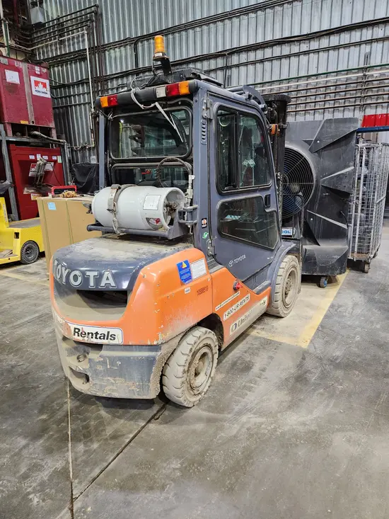 2017 Toyota 8FGU30 Warehouse Forklift