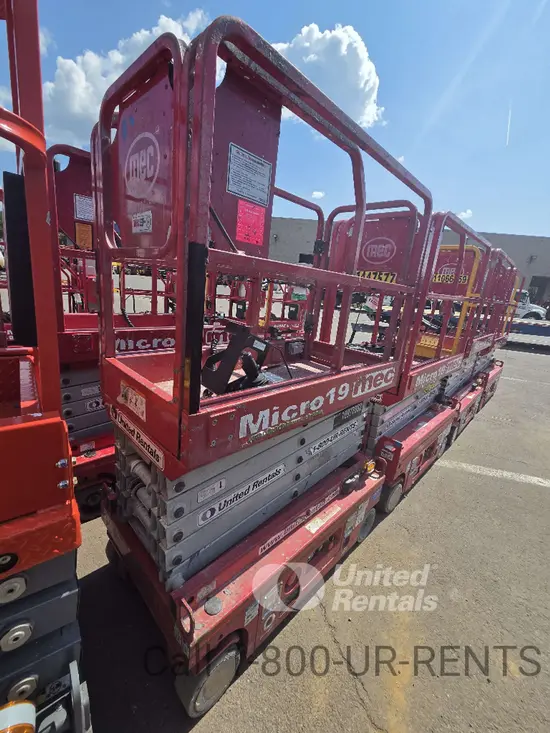 2019 MEC MICRO 19 Scissor Lift