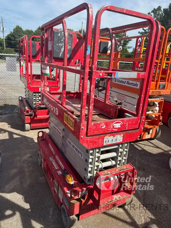 2019 MEC MICRO 19 Scissor Lift