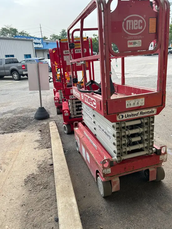 2019 MEC MICRO 19 Scissor Lift
