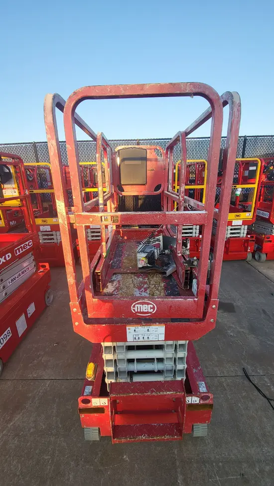 2018 MEC MICRO 19 Scissor Lift