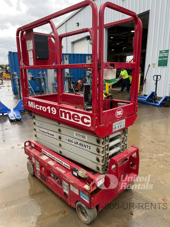 2018 MEC MICRO 19 Scissor Lift