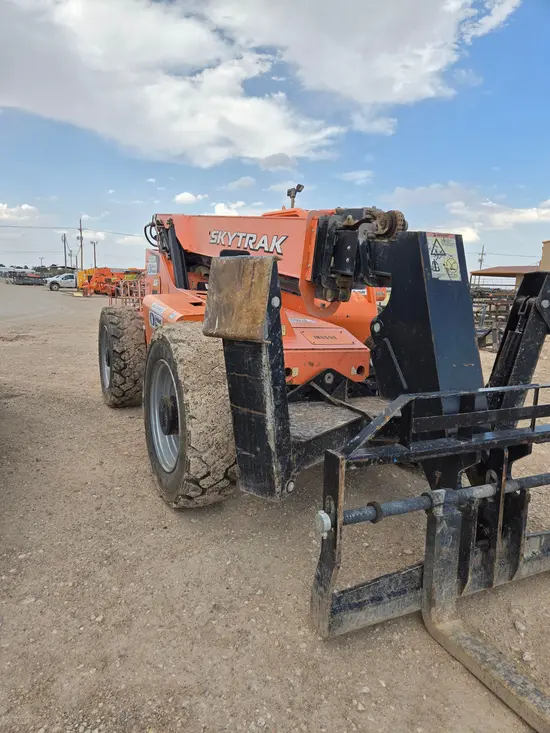 2017 SKYTRAK 10054 Forklift