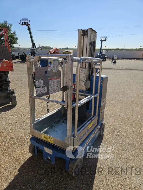 2018 Genie GR-20 Self-Propelled One-Person Lift