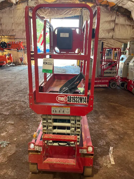 2019 MEC MICRO 19 Scissor Lift