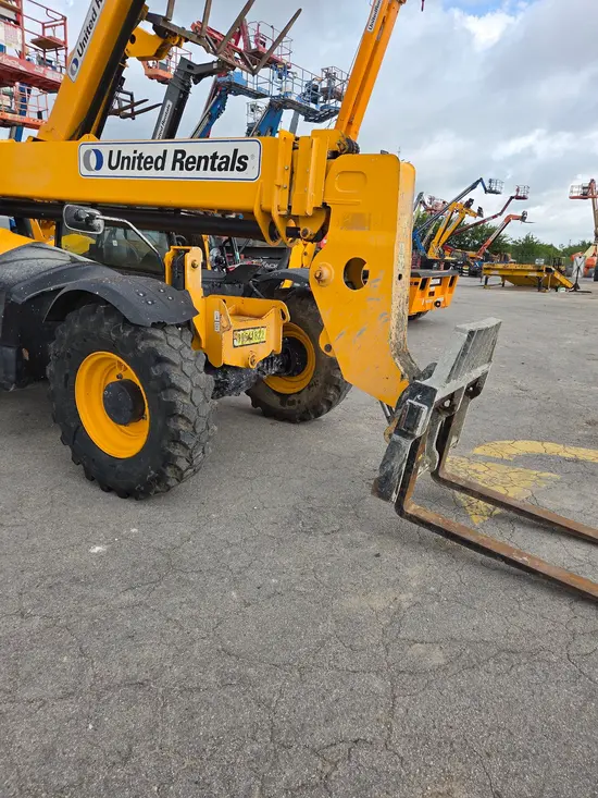 2017 JCB 507-42 Forklift