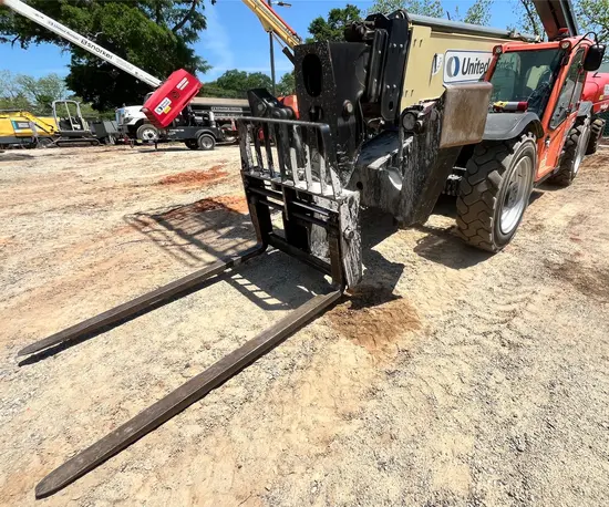 2019 JLG 1055 Forklift
