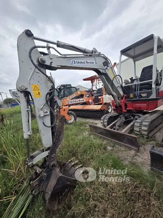 2022 Takeuchi TB230 Mini Excavator