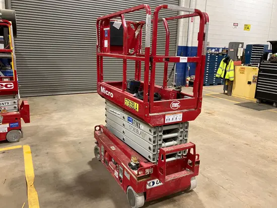 2018 MEC MICRO 19 Scissor Lift