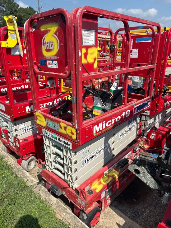 2019 MEC MICRO 19 Scissor Lift