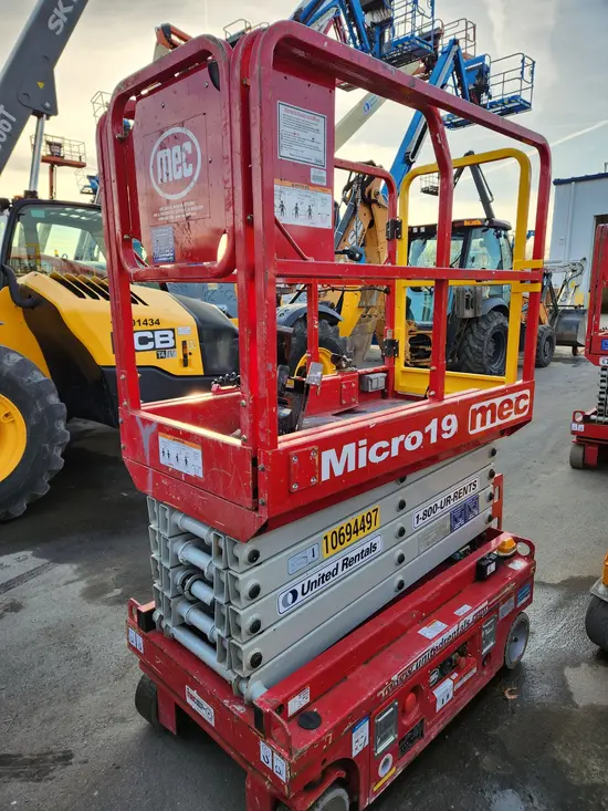 2017 MEC MICRO 19 Scissor Lift