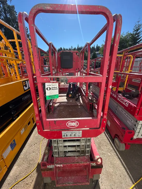 2018 MEC MICRO 19 Scissor Lift
