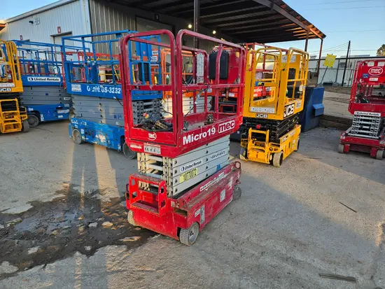 2018 MEC MICRO 19 Scissor Lift