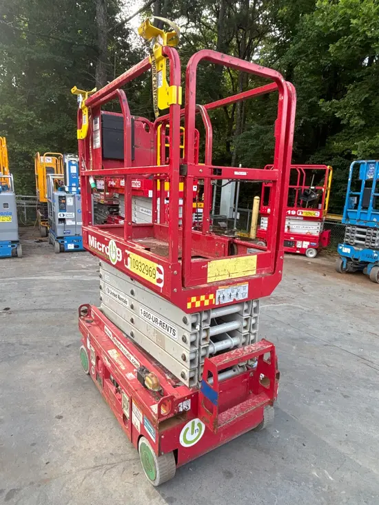 2019 MEC MICRO 19 Scissor Lift