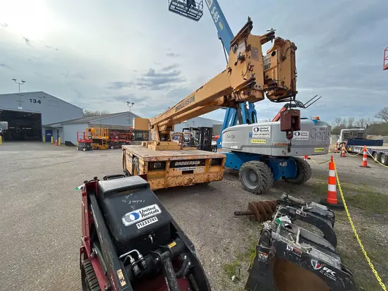 2008 Broderson IC-200-3F