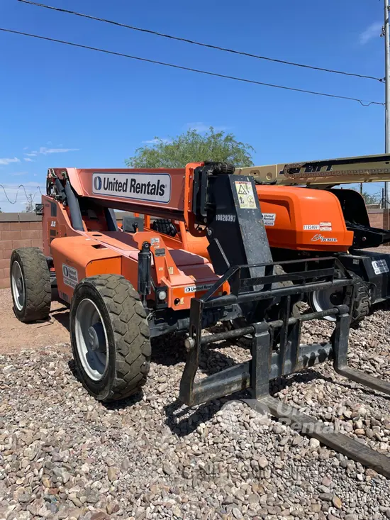 2018 SKYTRAK 8042 Forklift