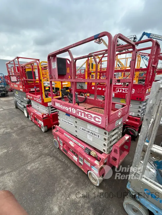 2018 MEC MICRO 19 Scissor Lift