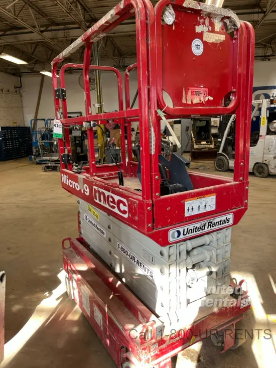 2018 MEC MICRO 19 Scissor Lift